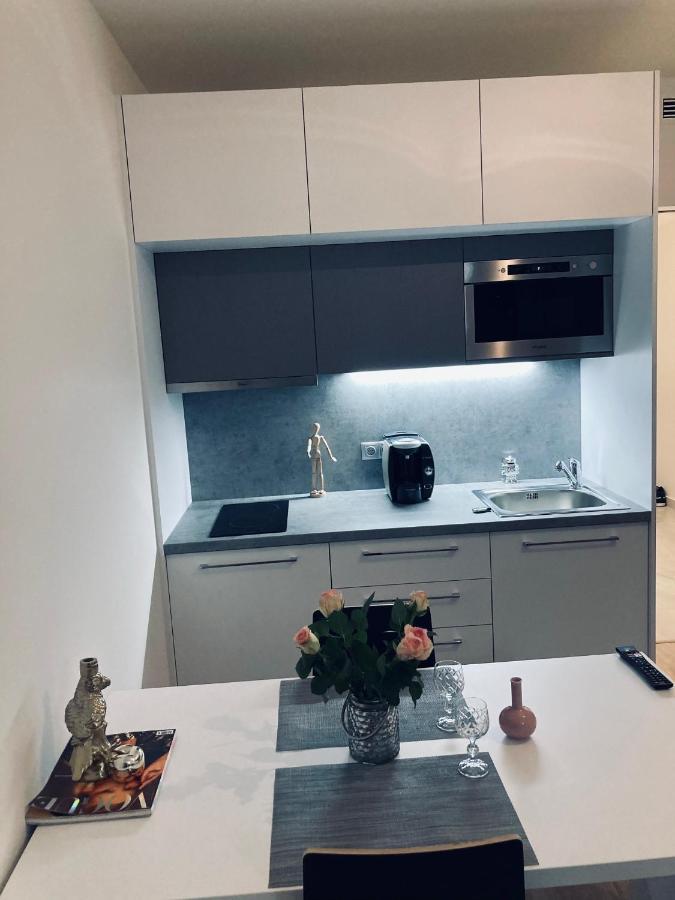 Apartement Blanc Harfa Design Praga Zewnętrze zdjęcie