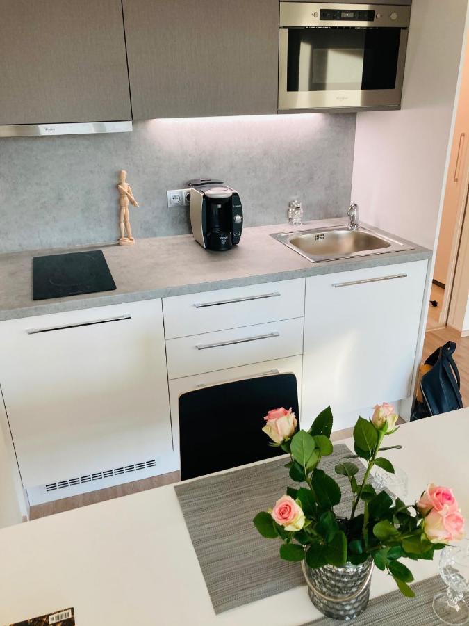 Apartement Blanc Harfa Design Praga Zewnętrze zdjęcie