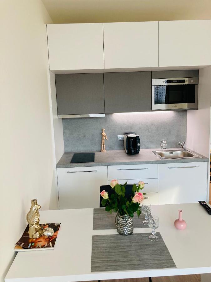 Apartement Blanc Harfa Design Praga Zewnętrze zdjęcie