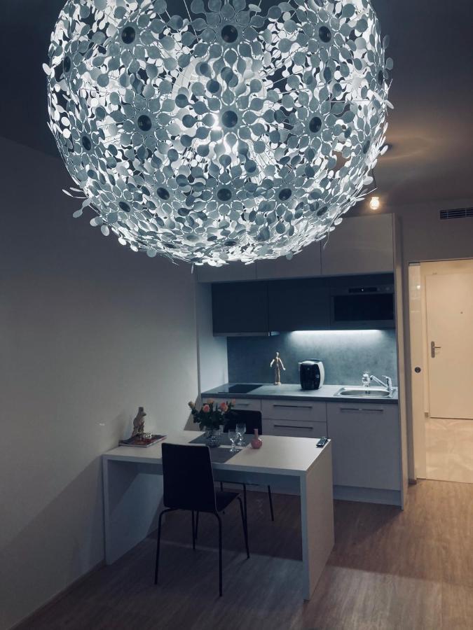 Apartement Blanc Harfa Design Praga Zewnętrze zdjęcie