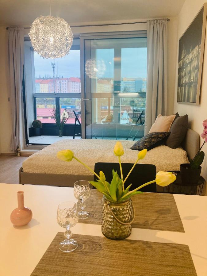 Apartement Blanc Harfa Design Praga Zewnętrze zdjęcie