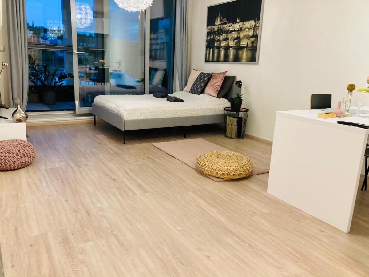 Apartement Blanc Harfa Design Praga Zewnętrze zdjęcie